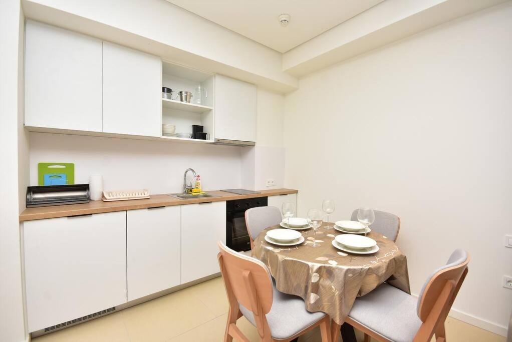 Brand New ! Seaside Apt With Poolview & Parking Budva Eksteriør billede